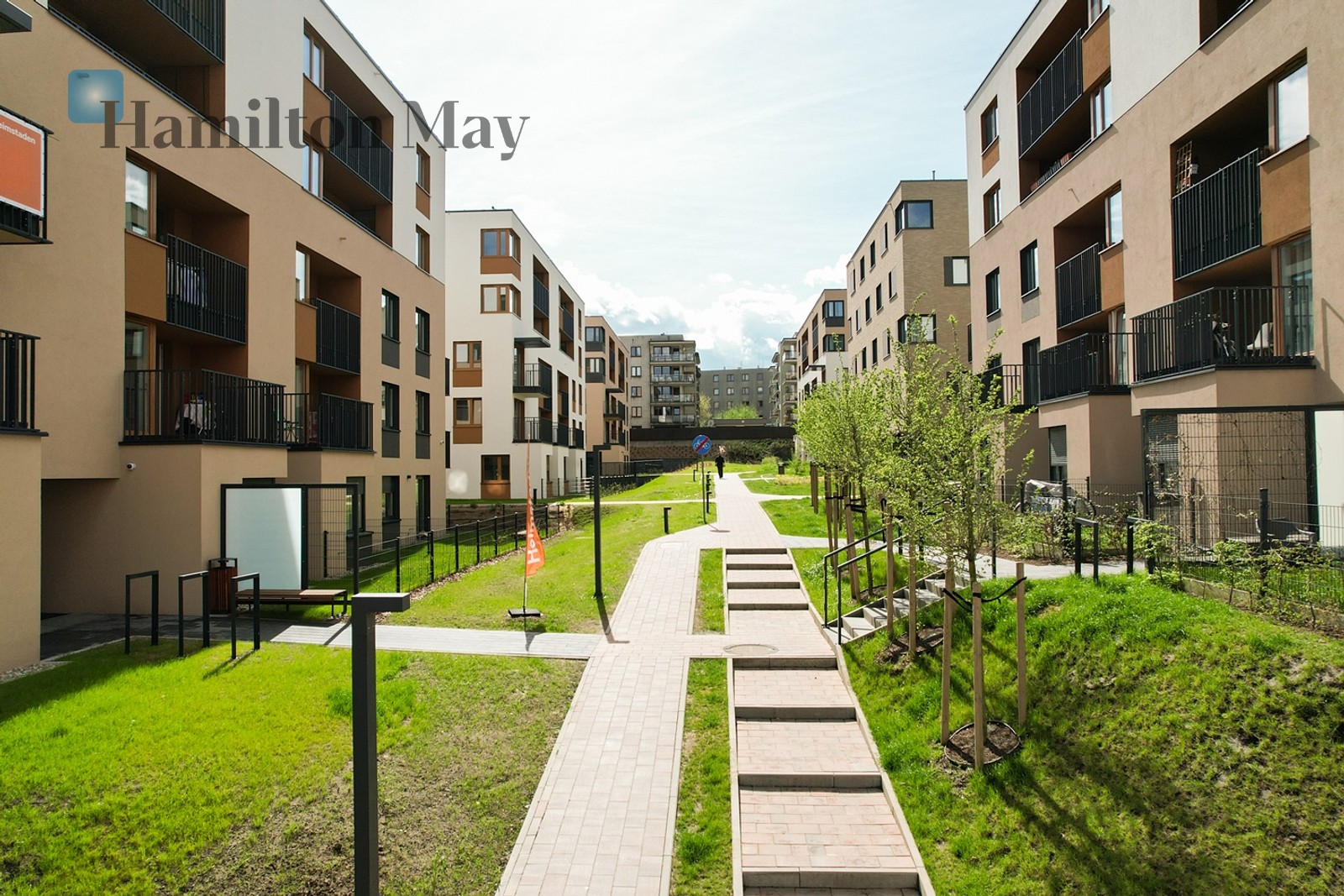 Street: Aleksandra Fredry Region: Łagiewniki-Borek Fałęcki Subregion: Łagiewniki Distance to centre: 4 km Status: existing Price on application Rental price from: null - slider