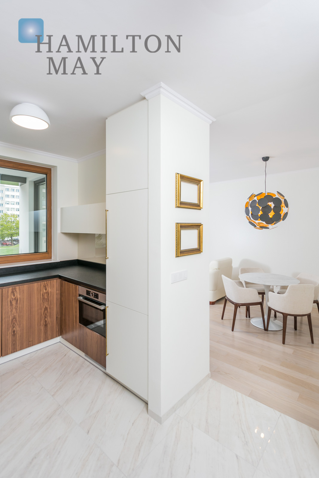 Przestronny dwupokojowy apartament | Kamienica Muranów - slider