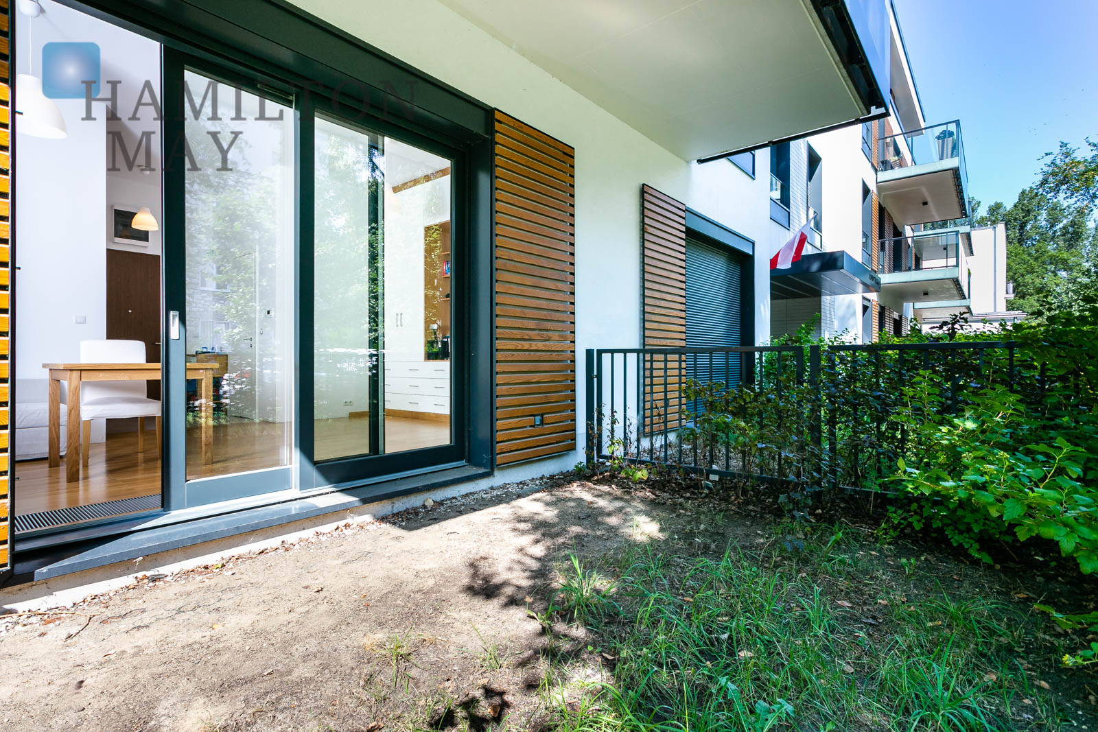 A studio apartment with a dedicated garden in a prestigious investment on Londyńska street - slider