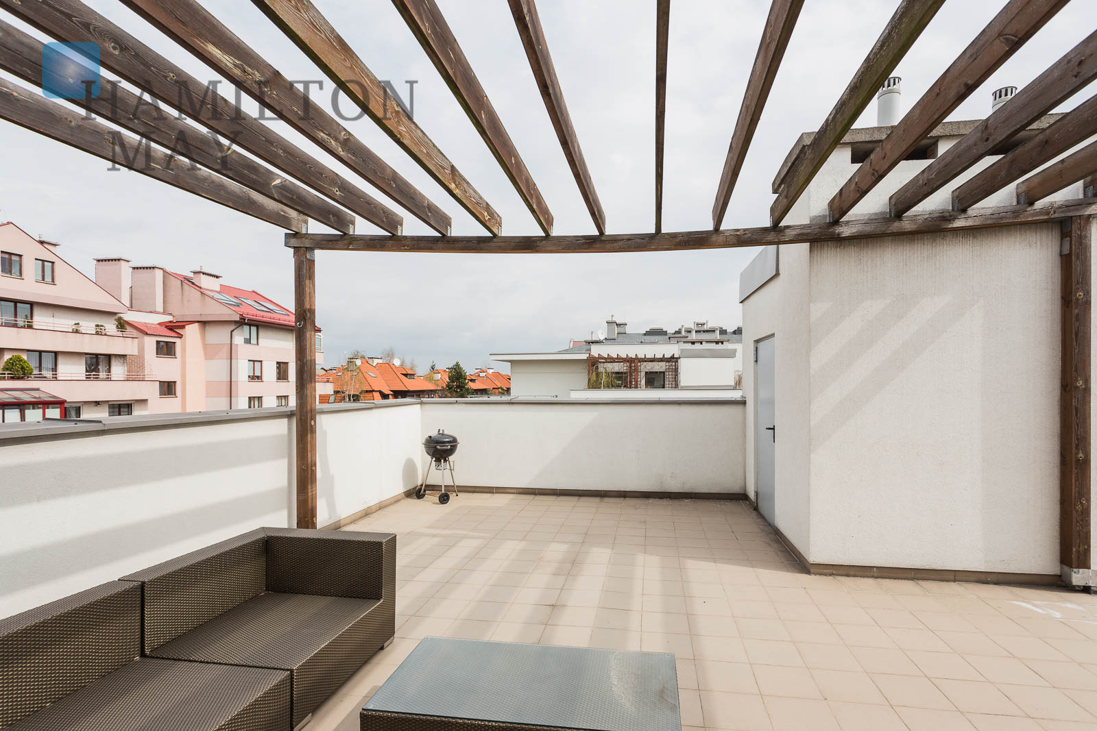 New and spacious apartment of 82 m2 with a terrace and balcony in a discreet Mistral settlement Warsaw for rent
