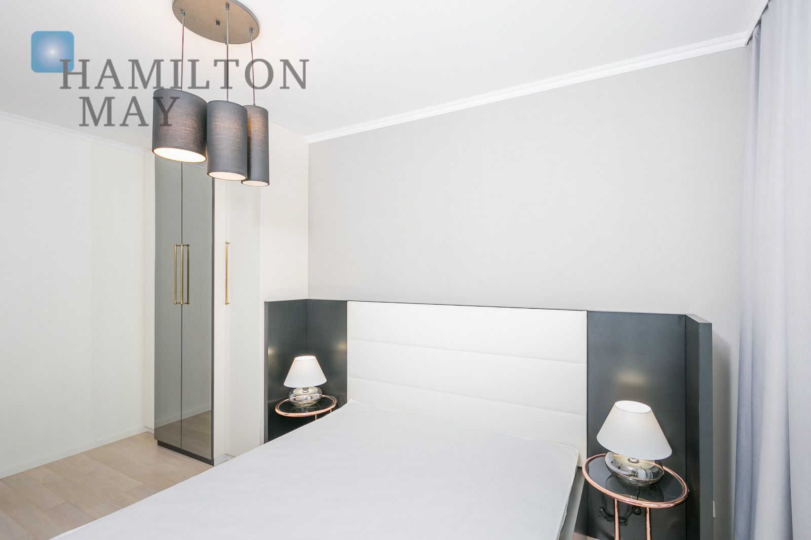 Przestronny dwupokojowy apartament | Kamienica Muranów - slider