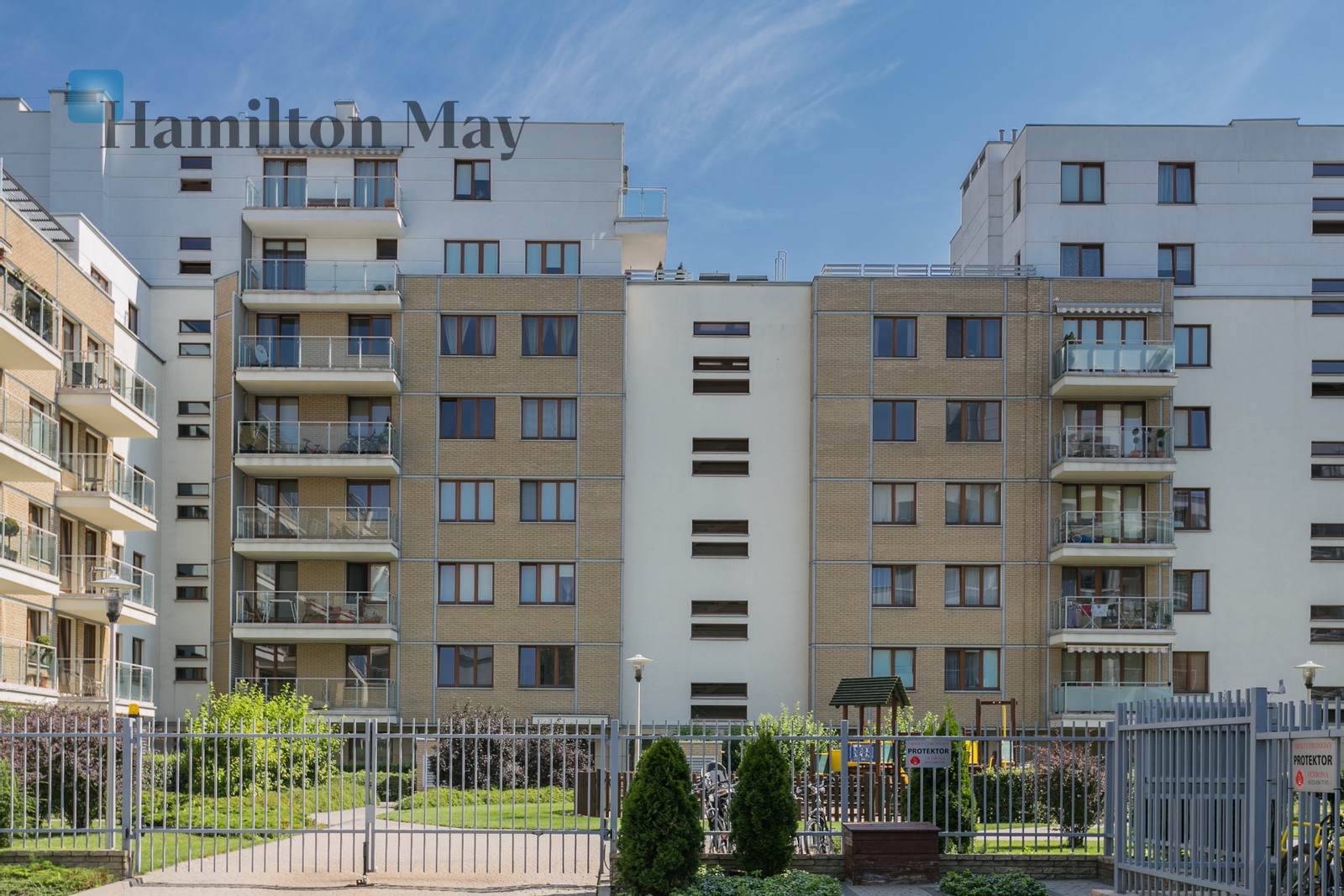 Bruna apartments - luxurious residential complex next to Pole Mokotowskie park - slider
