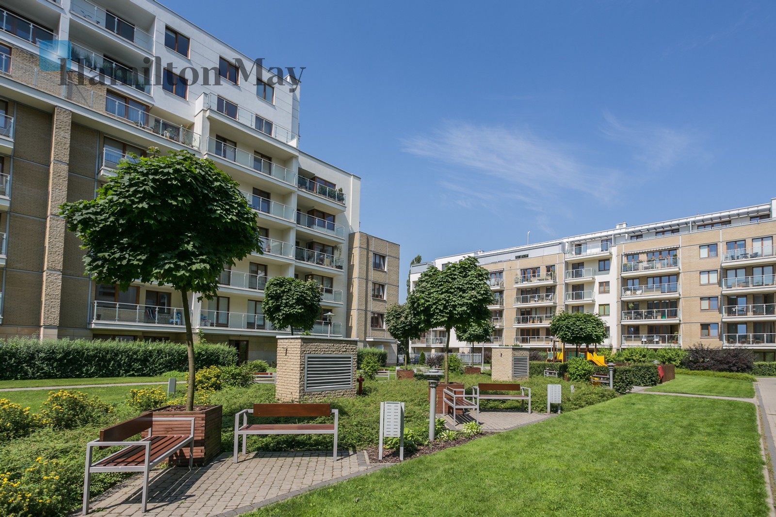 Bruna apartments - luxurious residential complex next to Pole Mokotowskie park - slider