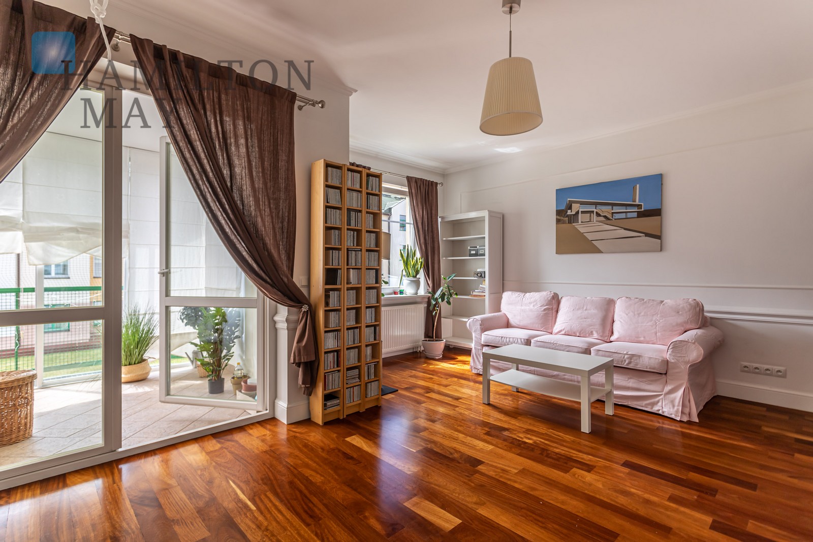 A spacious 4 bedroom apartment in Bemowo 