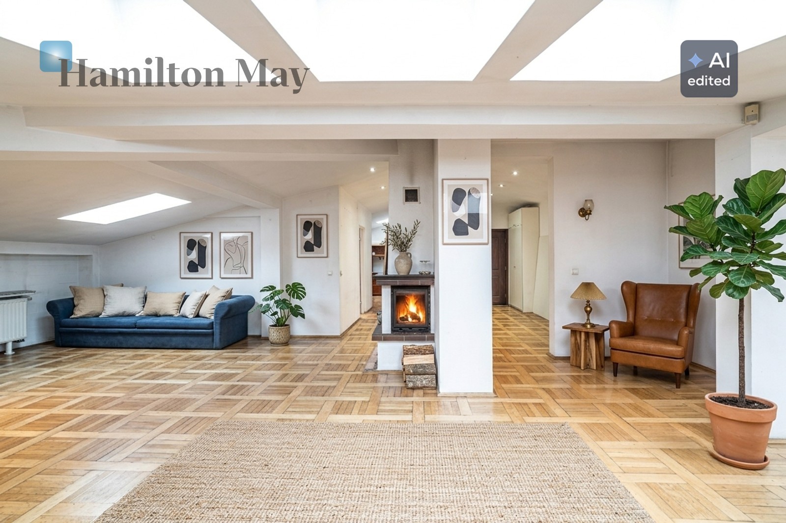 City: Kraków Street: Loretańska Region: Stare Miasto Distance to centre: 0.51 km Level: 3 Price: 1380000 PLN Bedrooms: 4 Bathrooms: 1 - slider