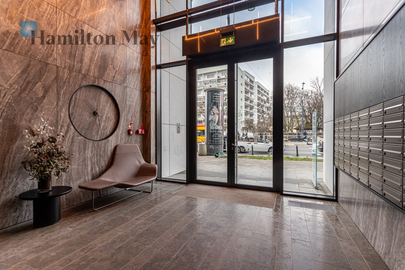 Distance to centre: 1.99 km Level: 1 Price: 3900 PLN Bedrooms: 1 Bathrooms: 1 Size: 34.41m2 Price/m2: 113 PLN - slider