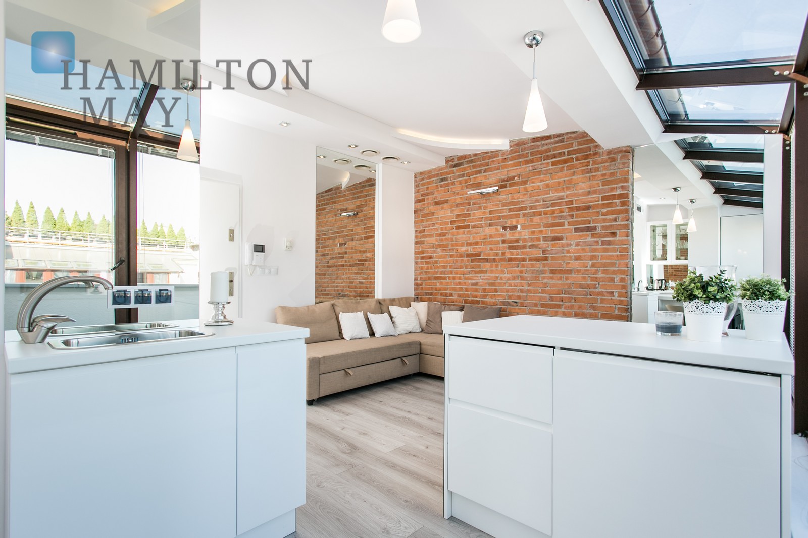 Comfortable and modern apartment with balcony in the center of Krakow Mikołaja Kopernika