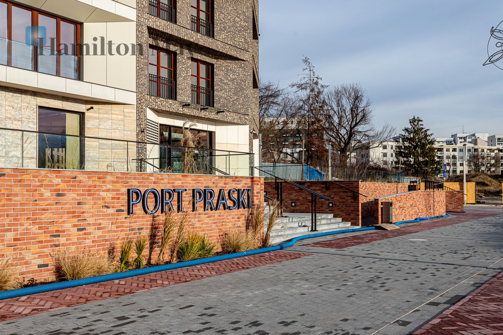 A modern and elegant Port Praski settlement located on the right Vistula river bank - slider