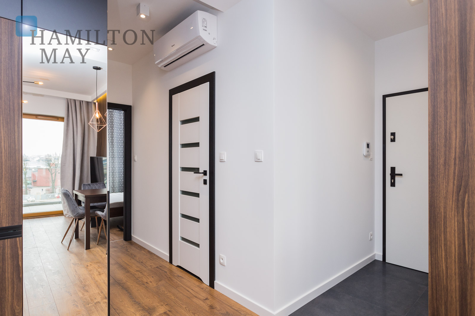 Apartment with garage and air conditioning in the new