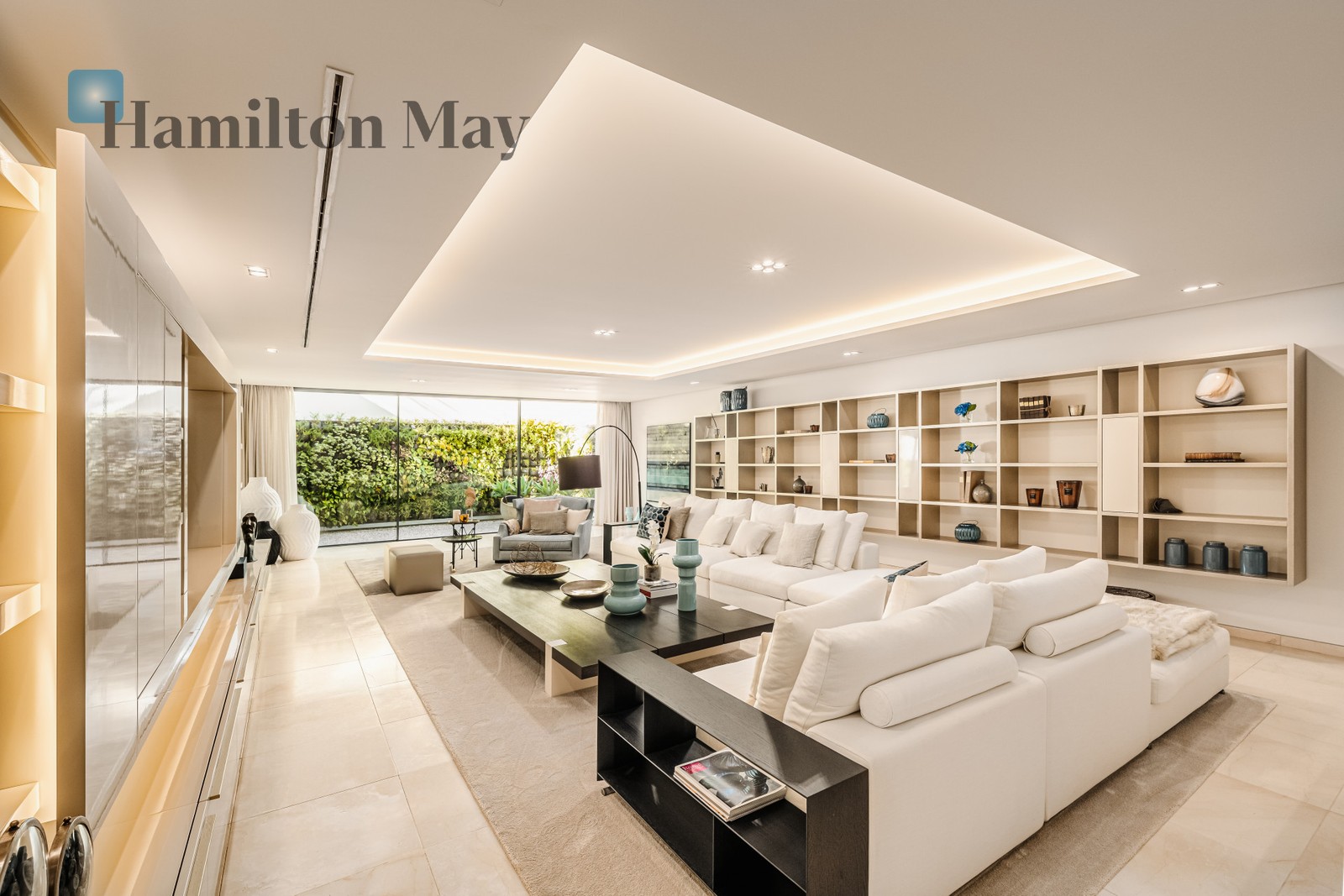 Modern six bedroom villa for sale in the prestigious community of La Cerquilla offers a unique design in the heart of the Golf Valley - slider