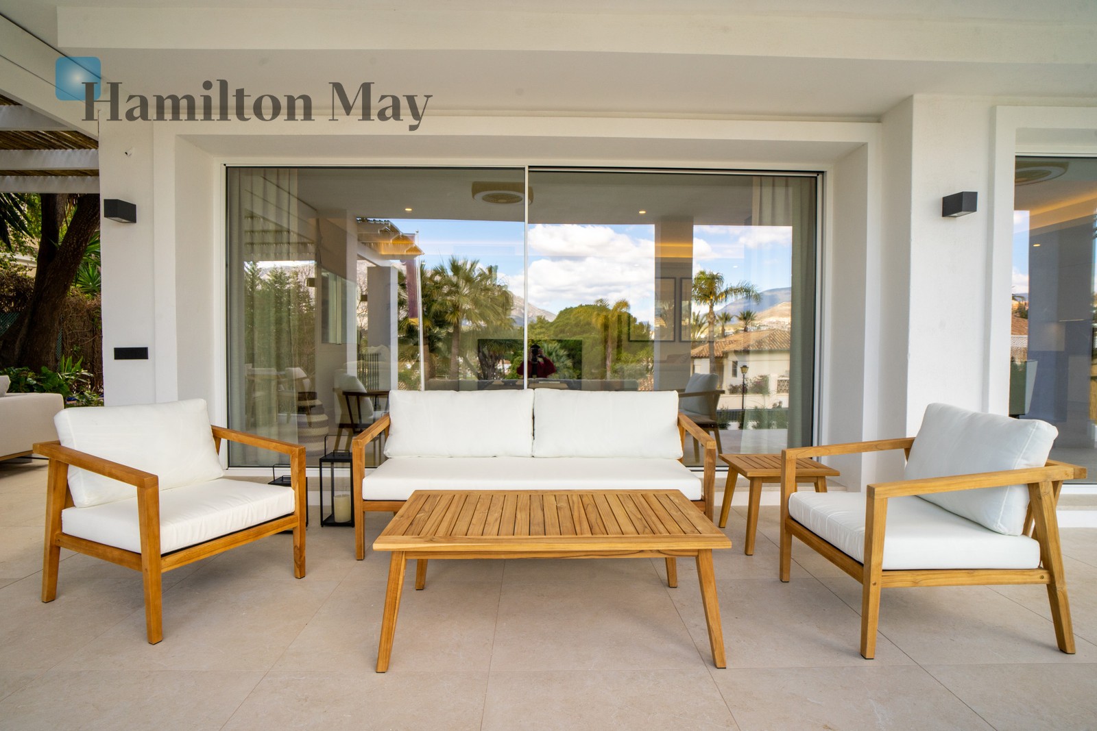 Beautiful modern five bedroom villa in Las Brisas golf - slider