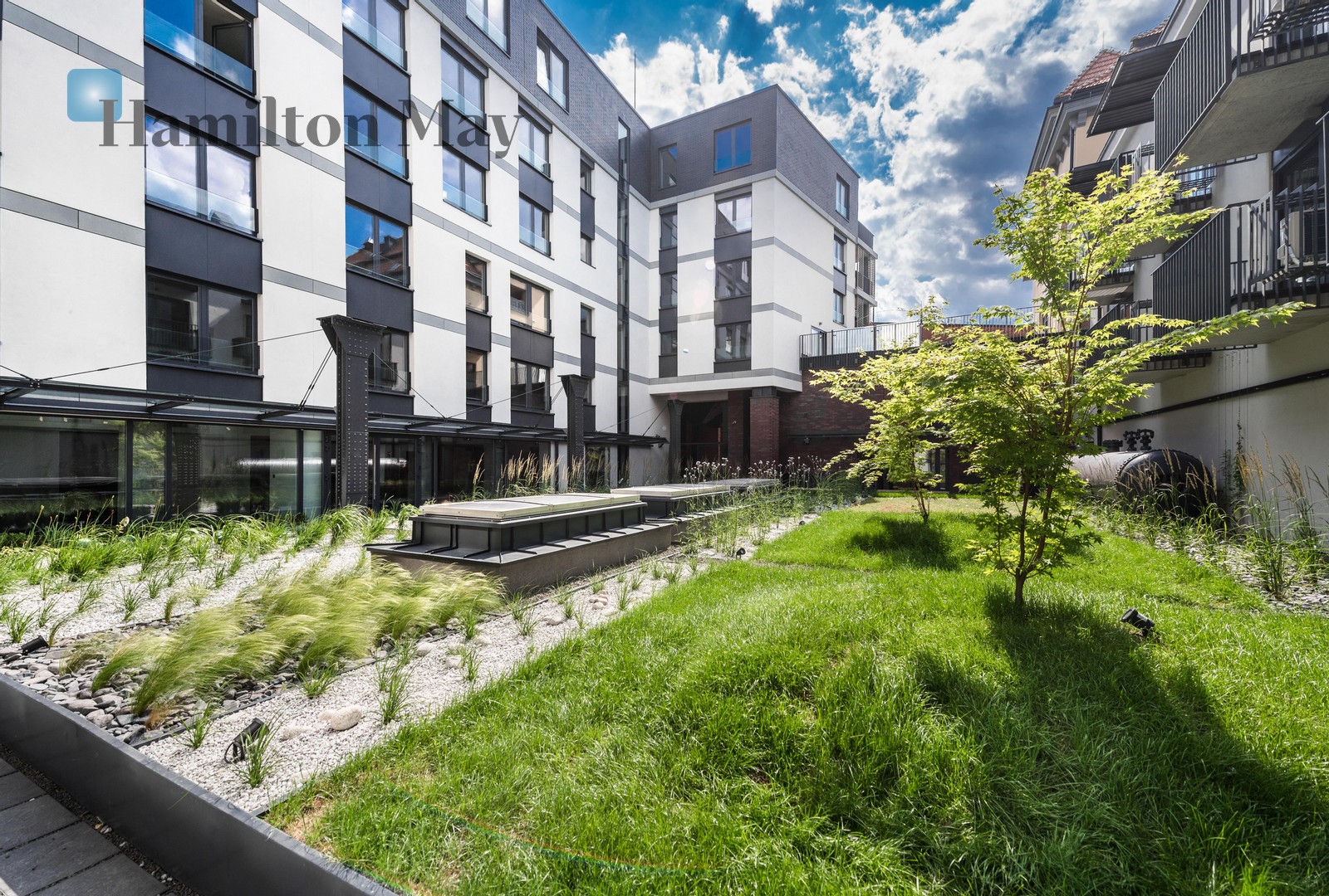 Level: 6 Status: existing Number of units: 99 Sale price from: 624000PLN Avg. sales price/m2: 14000PLN Rental price from: 2800PLN Avg. rental price/m2: 65PLN - slider
