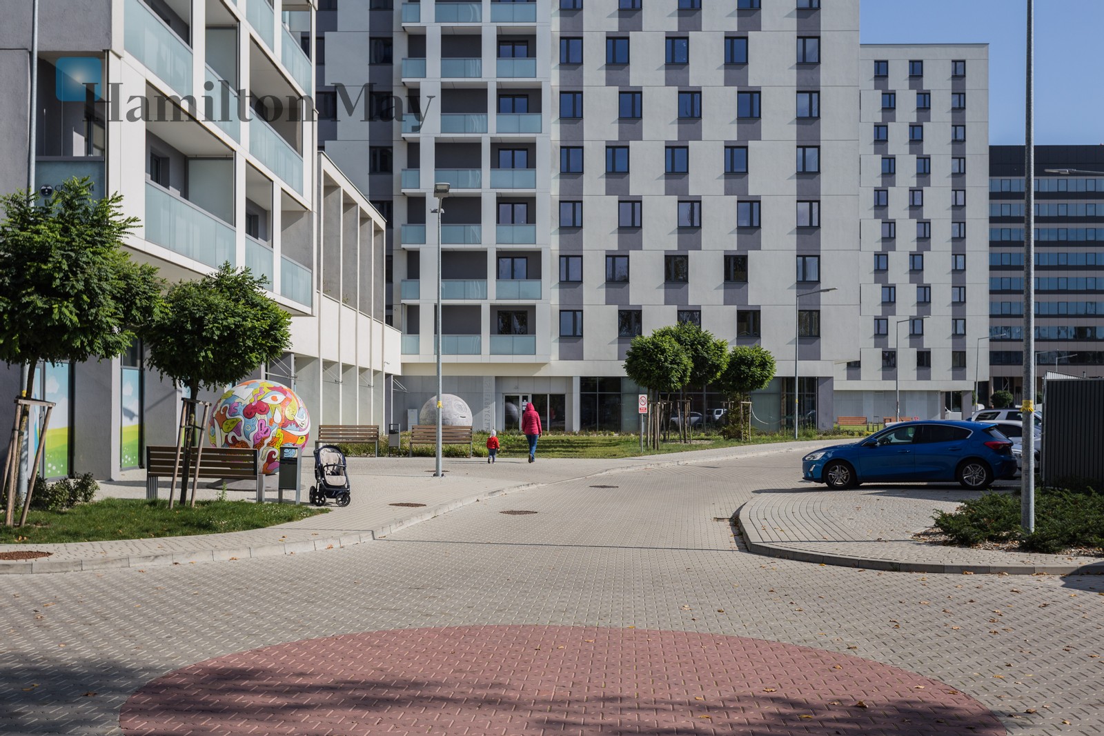 Street: Fabryczna Region: Grzegórzki Level: 11 Status: existing Number of units: 700 Price on application Rental price from: null - slider
