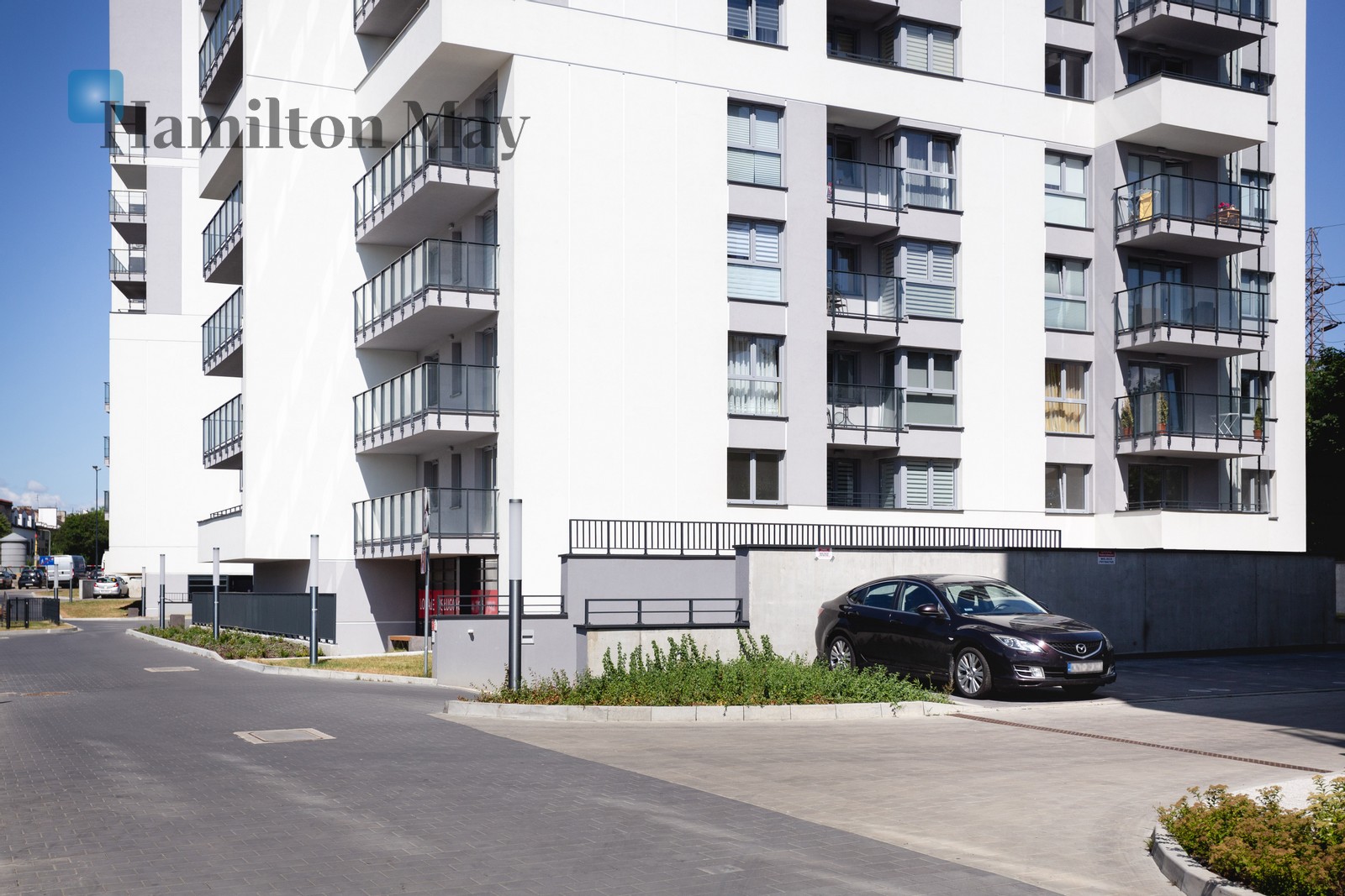 Region: Stare Miasto Subregion: Warszawskie Distance to centre: 2.2 km Level: 10 Status: existing Number of units: 312 Price on application Rental price from: null - slider
