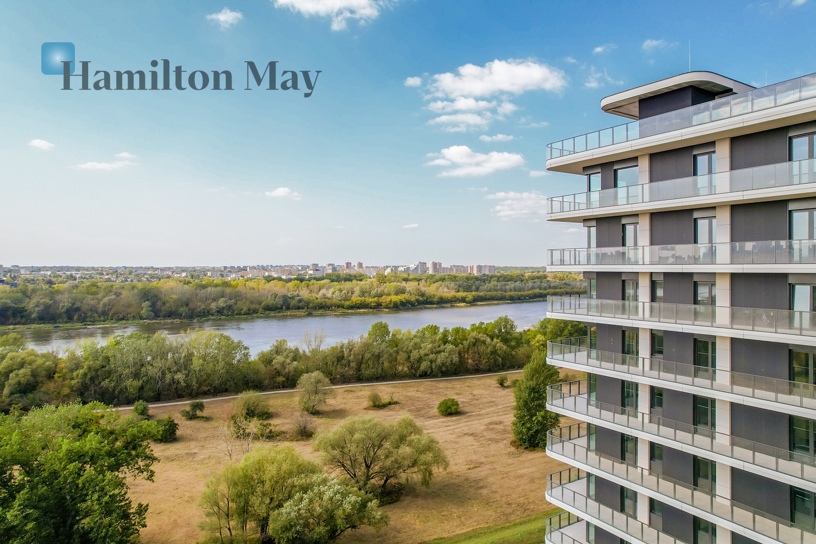 Bulwary Praskie: Modern Architecture and Proximity to Nature - slider