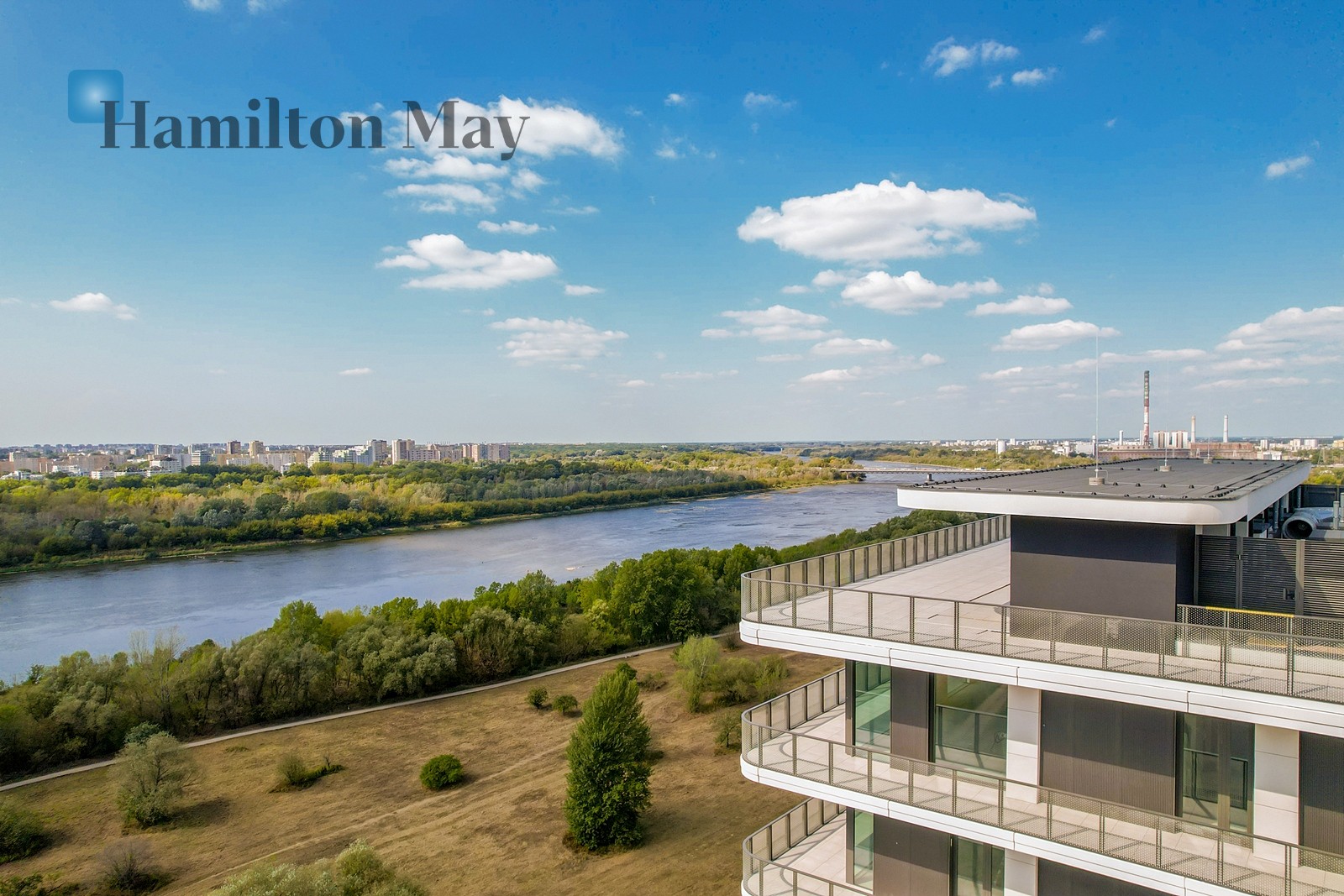 Bulwary Praskie: Modern Architecture and Proximity to Nature - slider