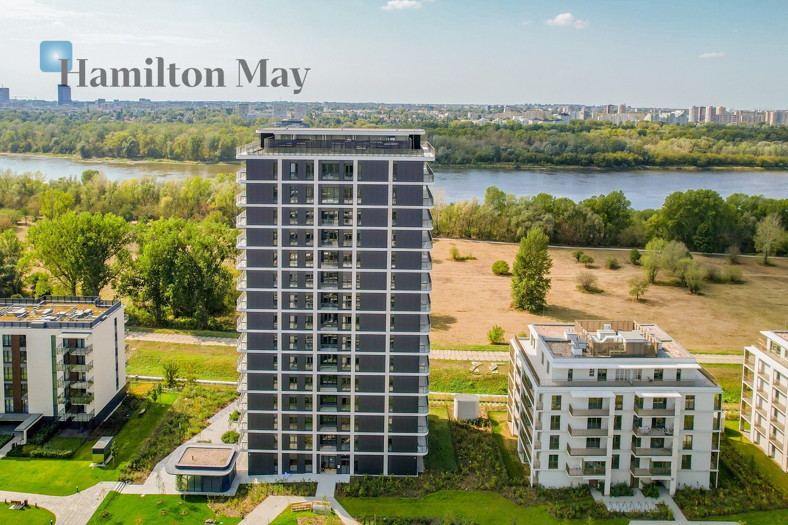 Bulwary Praskie: Modern Architecture and Proximity to Nature - slider