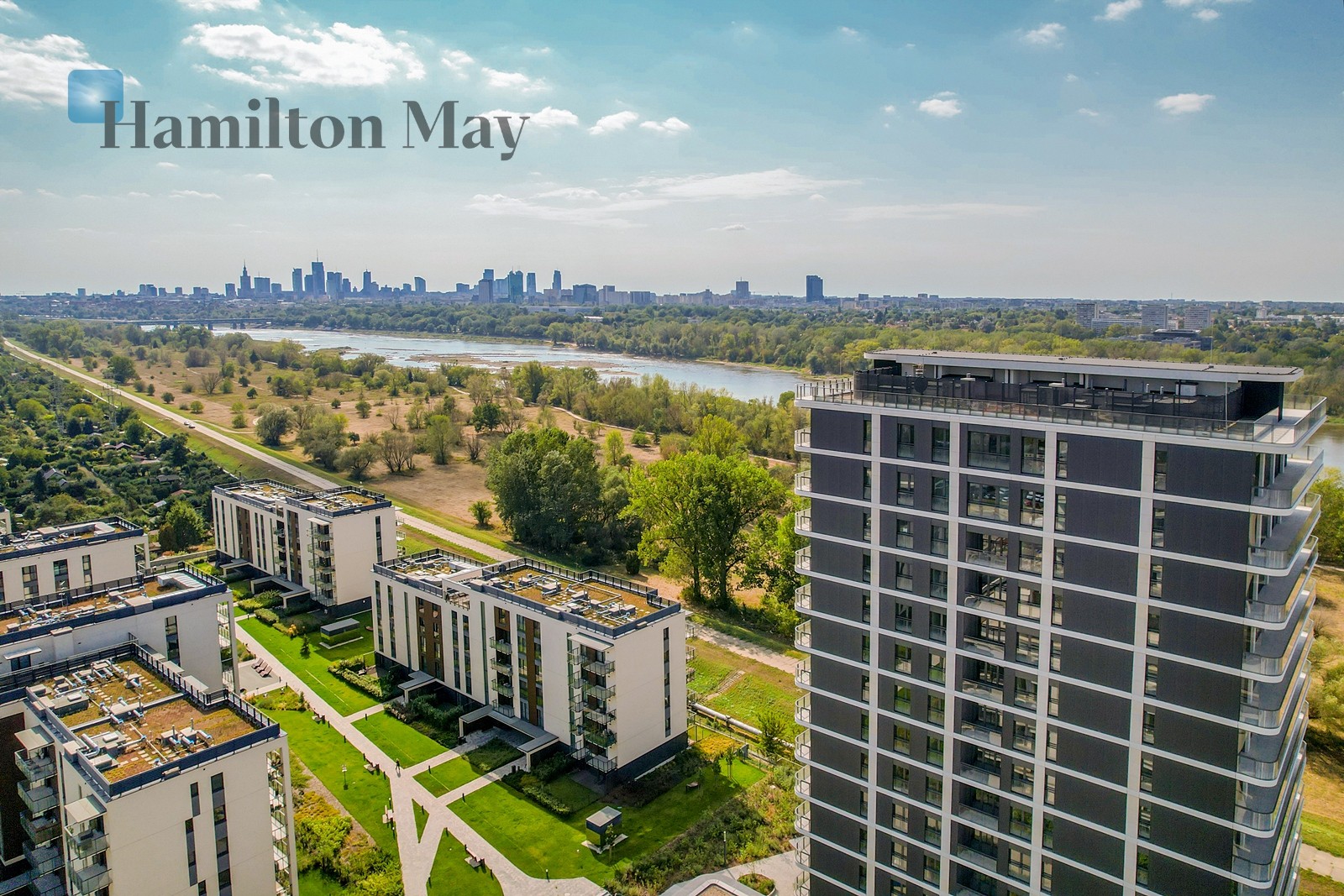 Bulwary Praskie: Modern Architecture and Proximity to Nature - slider