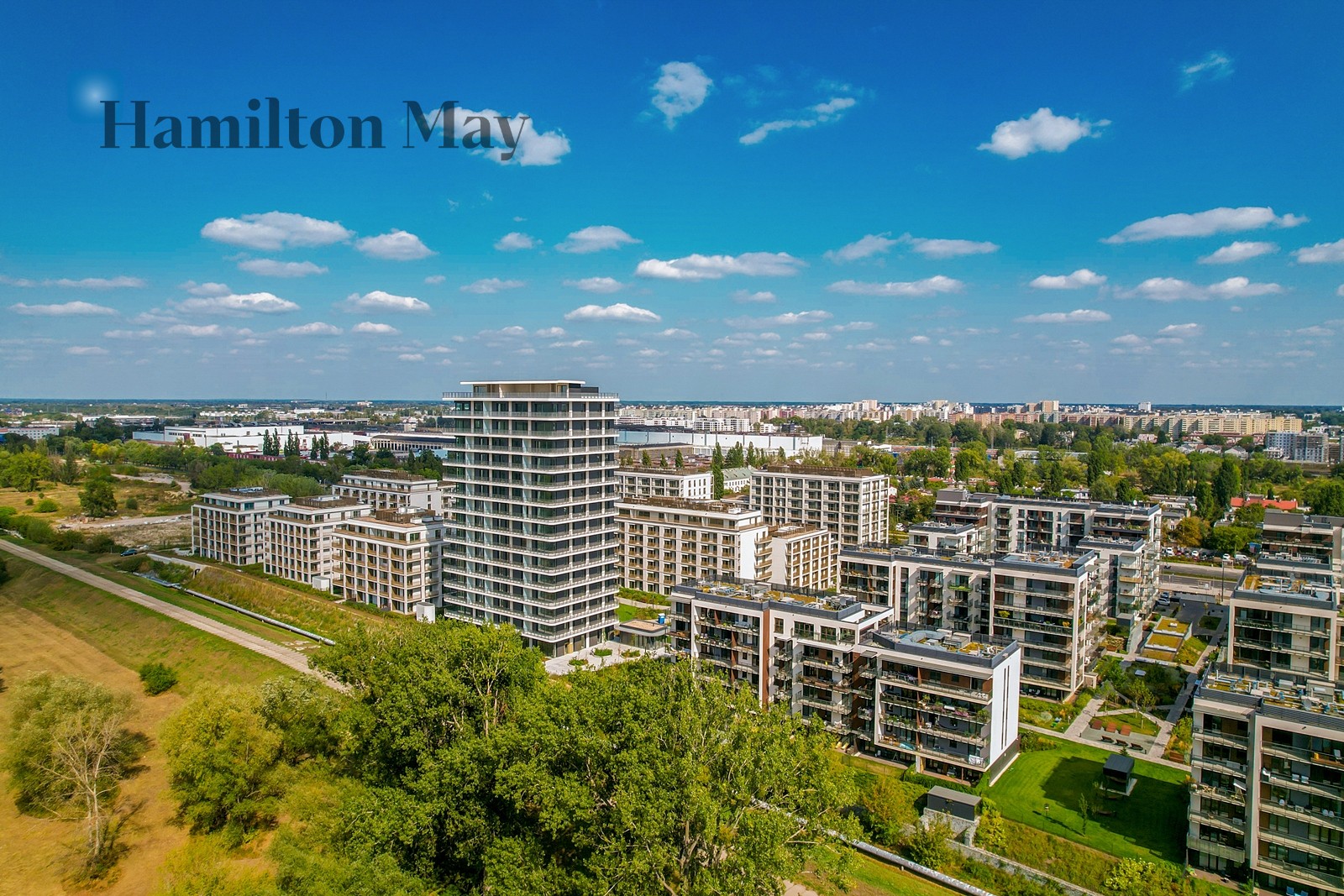 Bulwary Praskie: Modern Architecture and Proximity to Nature - slider