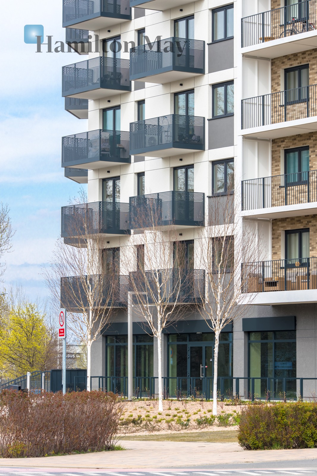 City: Wrocław Street: Czesława Miłosza Region: Psie Pole Subregion: Kleczków Level: 7 Status: construction Number of units: 389 Price on application - slider