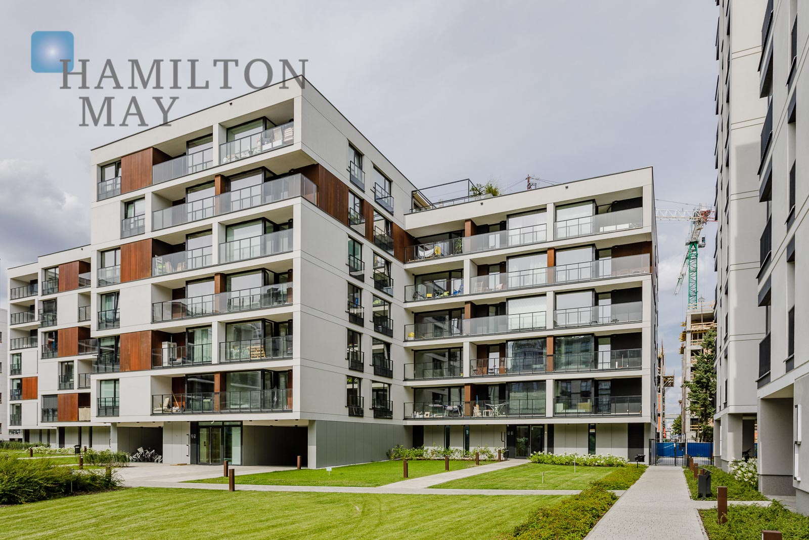 Distance to centre: 4.3 km Level: 12 Status: existing Number of units: 714 Sale price from: 494000PLN Avg. sales price/m2: 8925PLN Rental price from: 3100PLN Avg. rental price/m2: 65PLN - slider