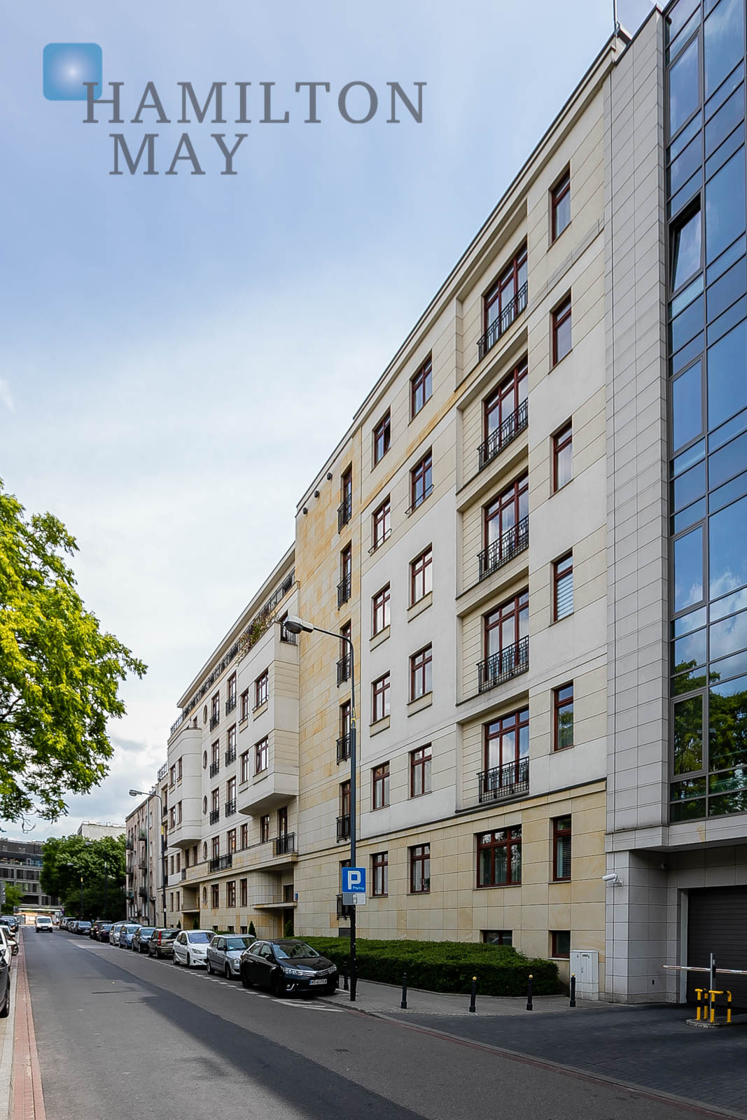 Drewniana 9 - an exclusive apartment in Warsaw's Powiśle - slider