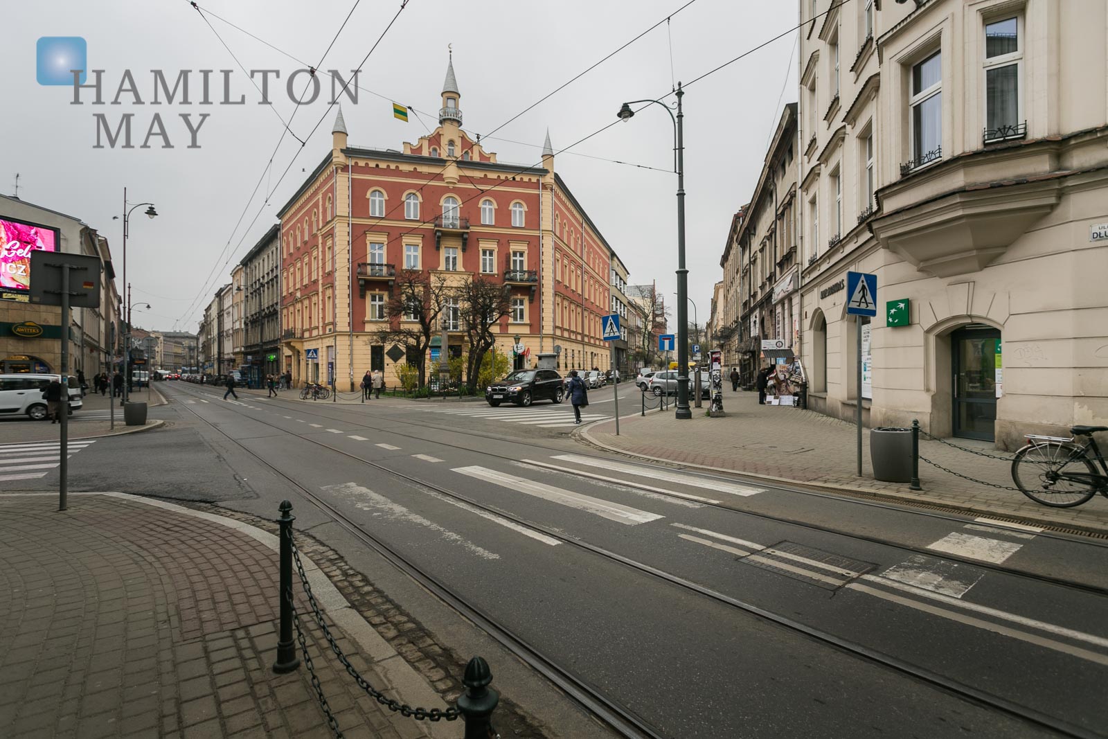 Commercial space of 157 m2 available for rent on Długa street, in the Old Town area Krakow for rent