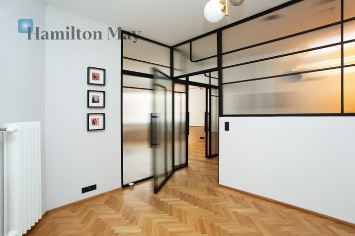 City: Kraków Street: Teofila Lenartowicza Region: Stare Miasto Distance to centre: 1.15 km Price: 8900 PLN Bedrooms: 5 Bathrooms: 2 Plot size: nullm2 Layout: null - slider