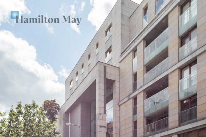 City: Warszawa Street: Oboźna Region: Śródmieście Subregion: Powiśle Distance to centre: 1.16 km Level: 7 Status: existing Number of units: 40 Price on application Rental price from: nullPLN Avg. rental price/m2: nullPLN