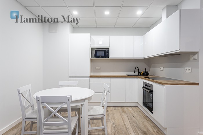 City: Warszawa Street: Marcina Kasprzaka Region: Wola Subregion: Odolany Distance to centre: 3.82 km Level: 7 Price: 4500 PLN Bedrooms: 2 Bathrooms: 1 Size: 50m2 Price/m2: 90 PLN - slider