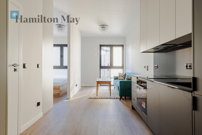 City: Warszawa Street: aleja „Solidarności” Region: Wola Subregion: Mirów Distance to centre: 1.99 km Level: 4 Price: 3000 PLN Bedrooms: 0 Bathrooms: 1 Size: 33m2 Price/m2: 91 PLN - slider