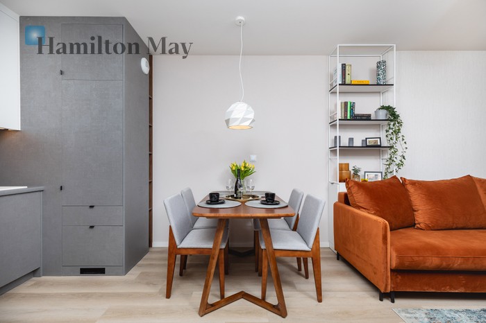 City: Kraków Street: Juliusza Lea Region: Krowodrza Distance to centre: 1.98 km Level: 5 Price: 2862 PLN Bedrooms: 1 Bathrooms: 1 Size: 33m2 Price/m2: 87 PLN - slider