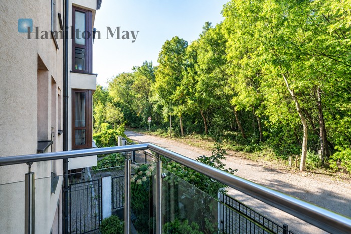 City: Kraków Street: Wiktora Heltmana Region: Podgórze Distance to centre: 4.21 km Level: 1 Price: 3900 PLN Bedrooms: 2 Bathrooms: 1 Size: 68.08m2 Price/m2: 57 PLN - slider