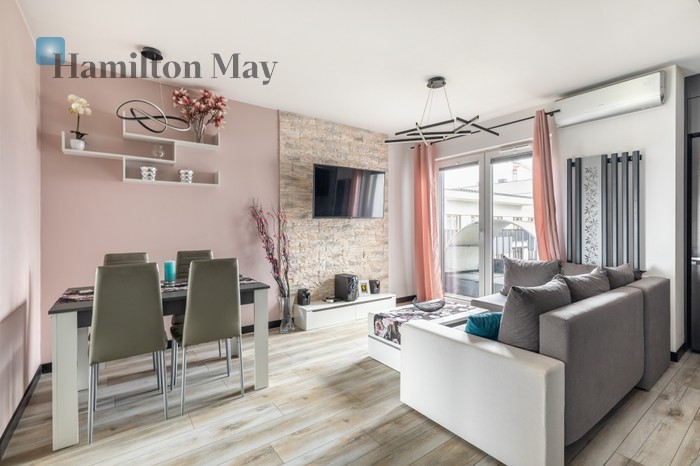 City: Kraków Street: Rydlówka Region: Podgórze Distance to centre: 2.76 km Level: 3 Price: 3900 PLN Bedrooms: 2 Bathrooms: 1 Size: 53m2 Price/m2: 74 PLN - slider