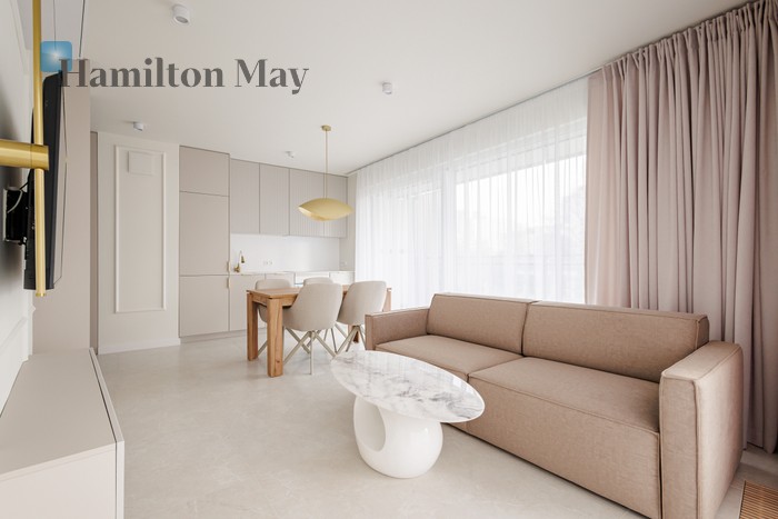 City: Warszawa Street: Ogrodowa Region: Ogrodowa, Warszawa Distance to centre: 1.94 km Level: 1 Price: 5500 PLN Bedrooms: 1 Bathrooms: 1 Size: 40.31m2 - slider