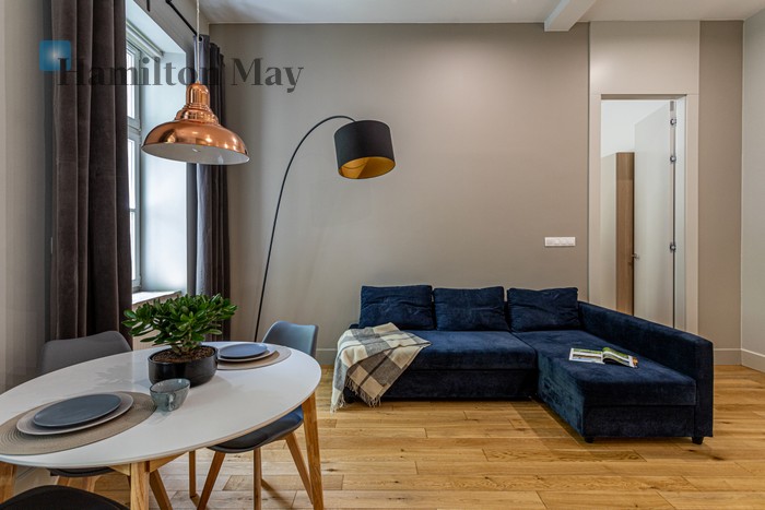 City: Warszawa Street: Poznańska Region: Śródmieście Subregion: Śródmieście Południowe Distance to centre: 0.55 km Level: 1 Price: 1785000 PLN Bedrooms: 1 Bathrooms: 1 Size: 66m2 Price/m2: 27045 PLN - slider