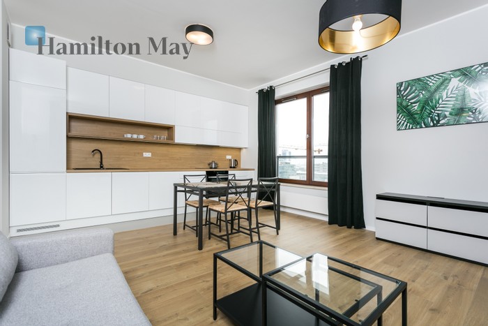 City: Warszawa Street: Siedmiogrodzka Region: Wola Subregion: Czyste Distance to centre: 2.35 km Level: 13 Price: 6290 PLN Bedrooms: 2 Bathrooms: 2 Size: 74m2 Price/m2: 85 PLN - slider