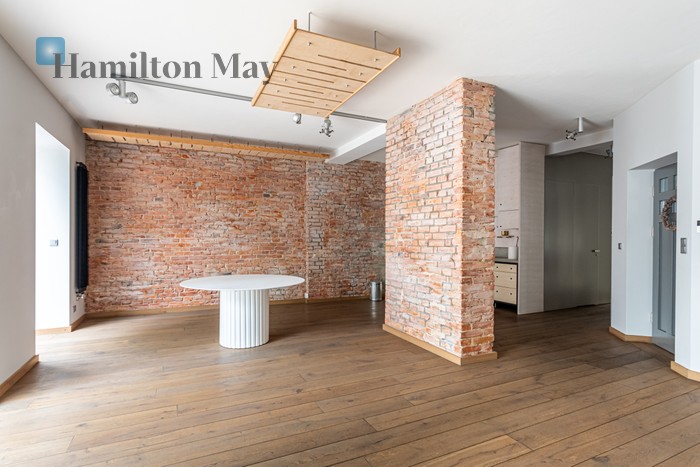 City: Warszawa Street: Angorska Region: Praga-Południe Subregion: Saska Kępa Distance to centre: 3.59 km Price: 3700000 PLN Bedrooms: 4 Bathrooms: 2 - slider