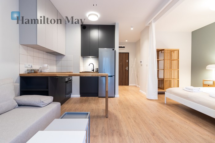 City: Kraków Street: Rakowicka Region: Stare Miasto Distance to centre: 1.58 km Level: 1 Price: 810500 PLN Bedrooms: 1 Bathrooms: 1 Size: 35.26m2 - slider