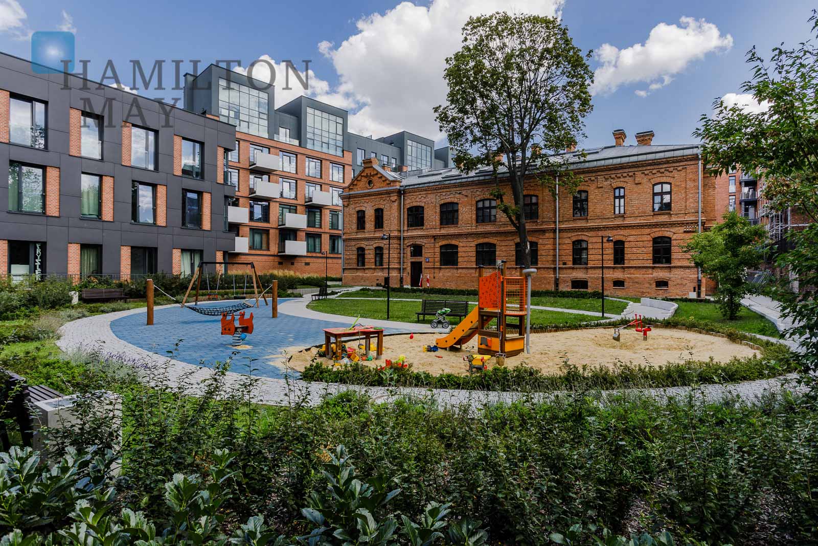 Apartments in Koneser Centrum Praskie  – a benchmark of modern urban space - slider