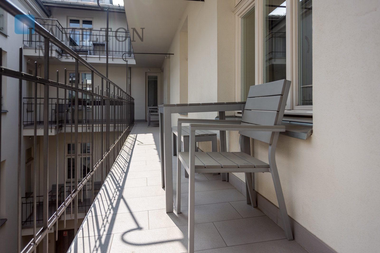 A modern, air-conditioned studio apartment in the vicinity of the Wawel Castle Krakow for rent