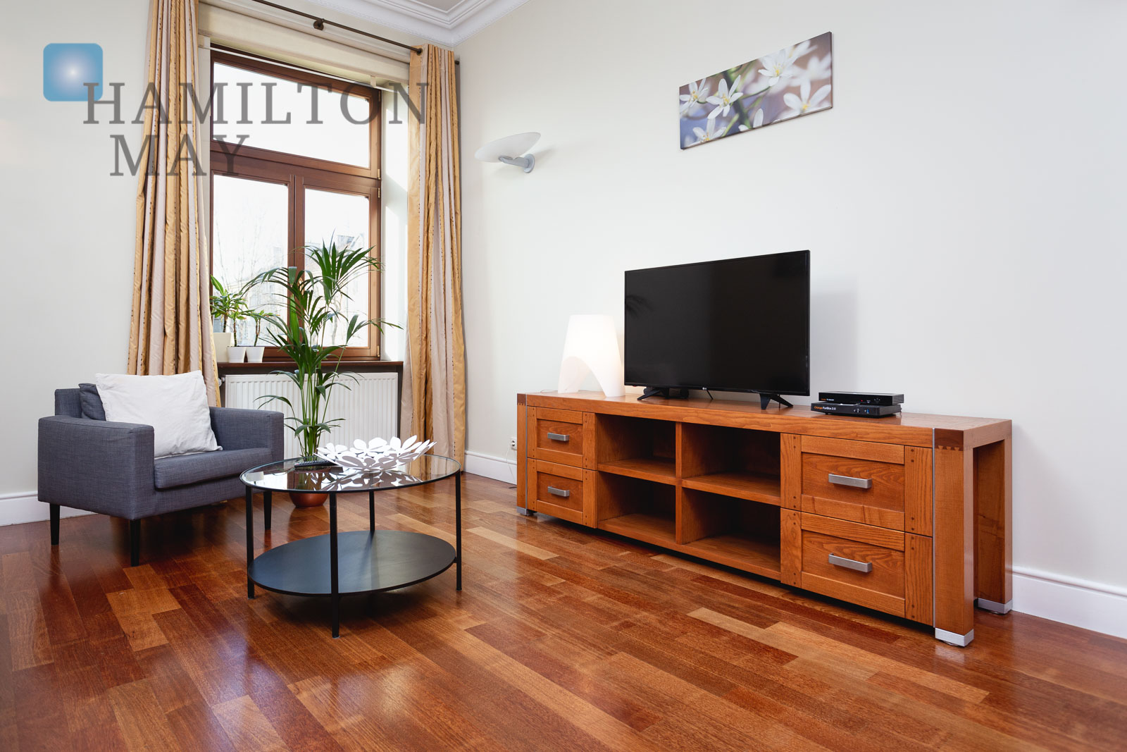 A Superbly Located One Bedroom Apartment Offered For Rent At
